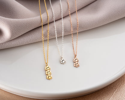 Personalized paw print name necklace detail 11