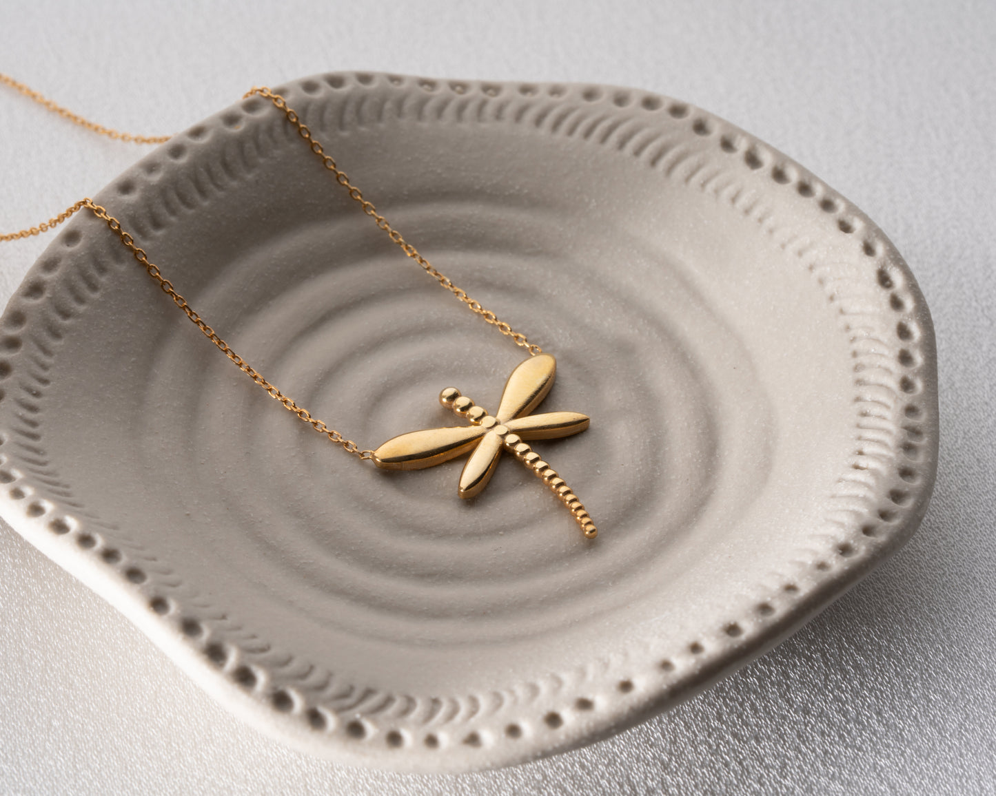 Nature motif ring holder necklace