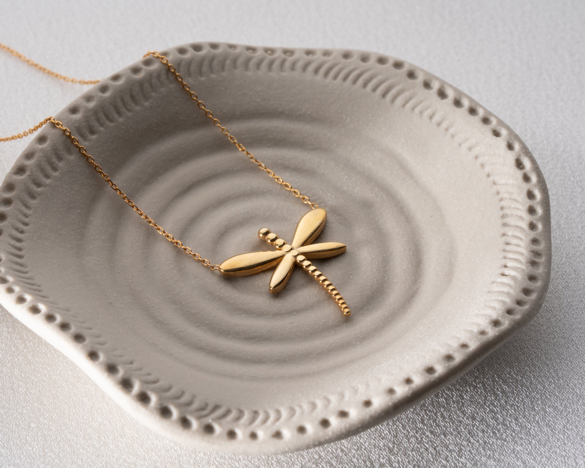 Nature motif ring holder necklace