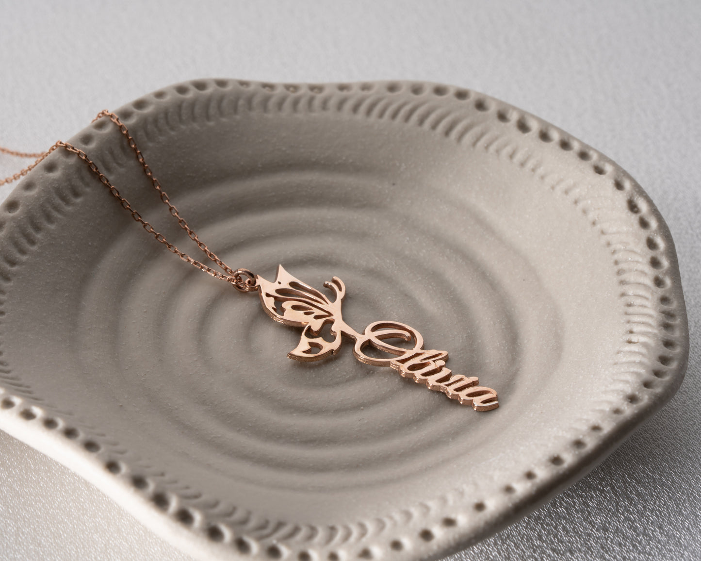 Personalized butterfly and dragonfly name necklace detail 3