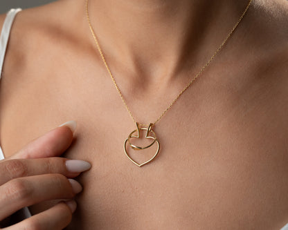Nature motif ring holder necklace detail 11