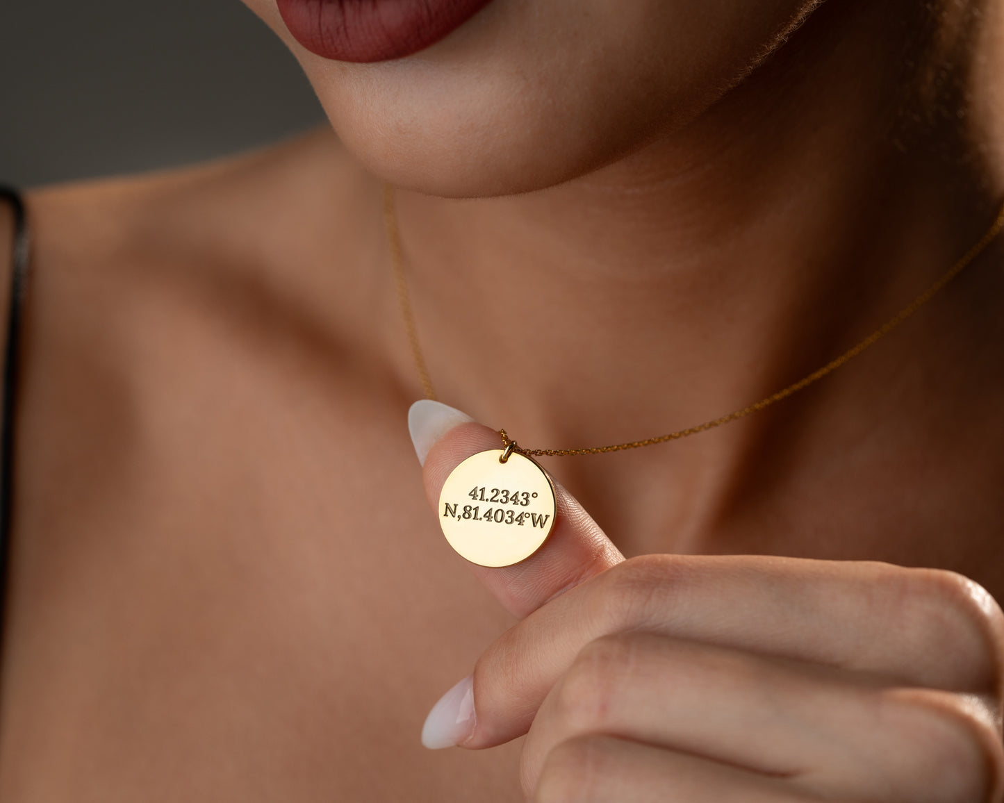 Personalized engraved disc necklace detail 10