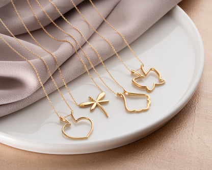 Nature motif ring holder necklace detail 8