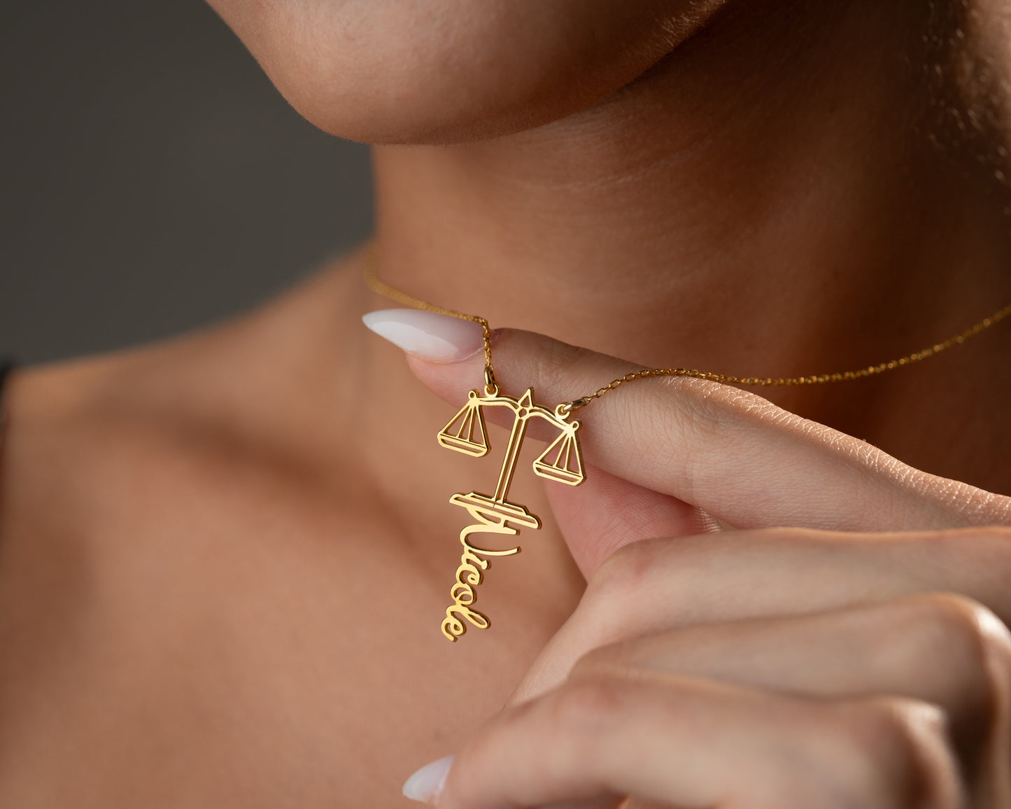 Personalized zodiac name necklace detail 6