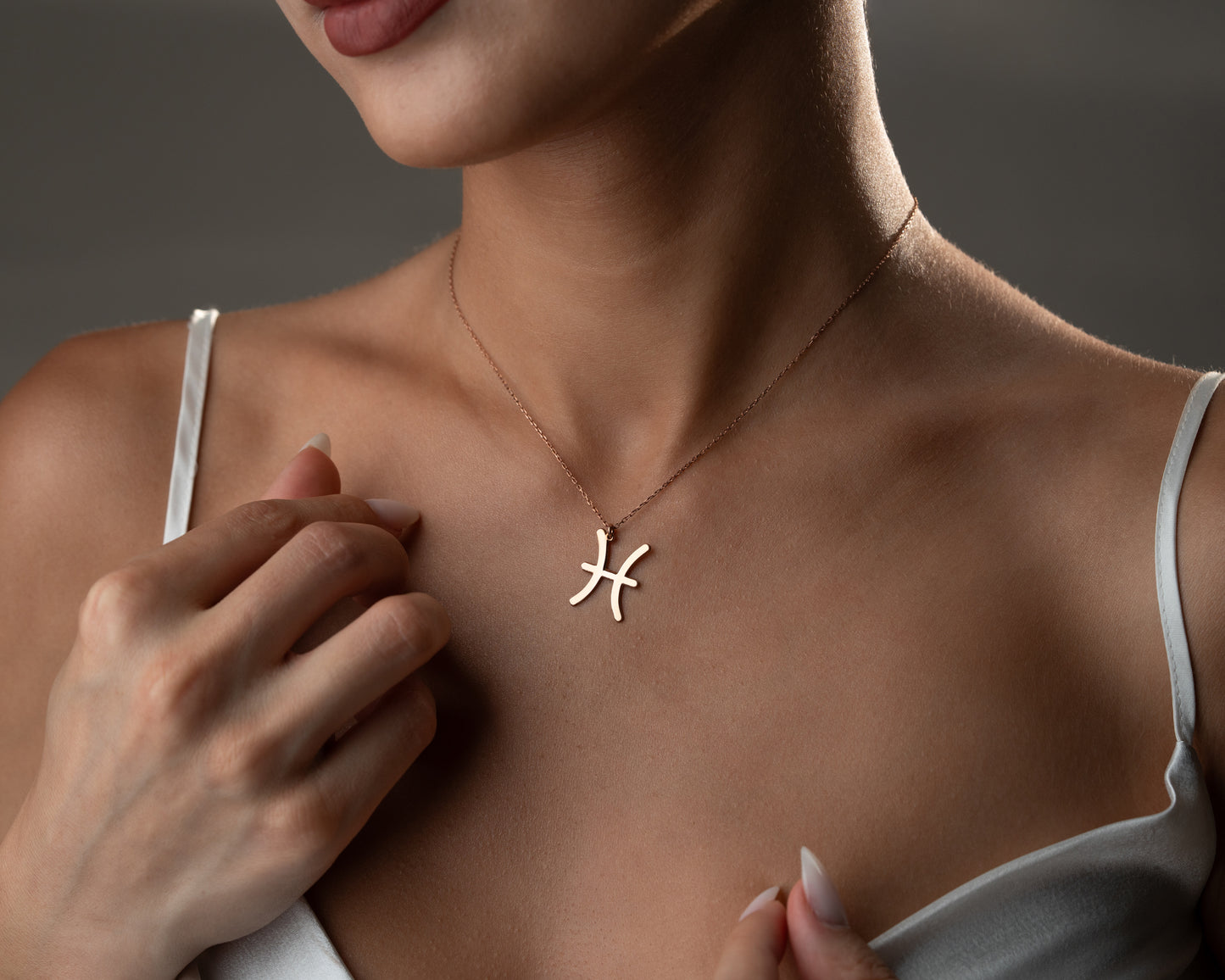 Zodiac sign necklace detail 2