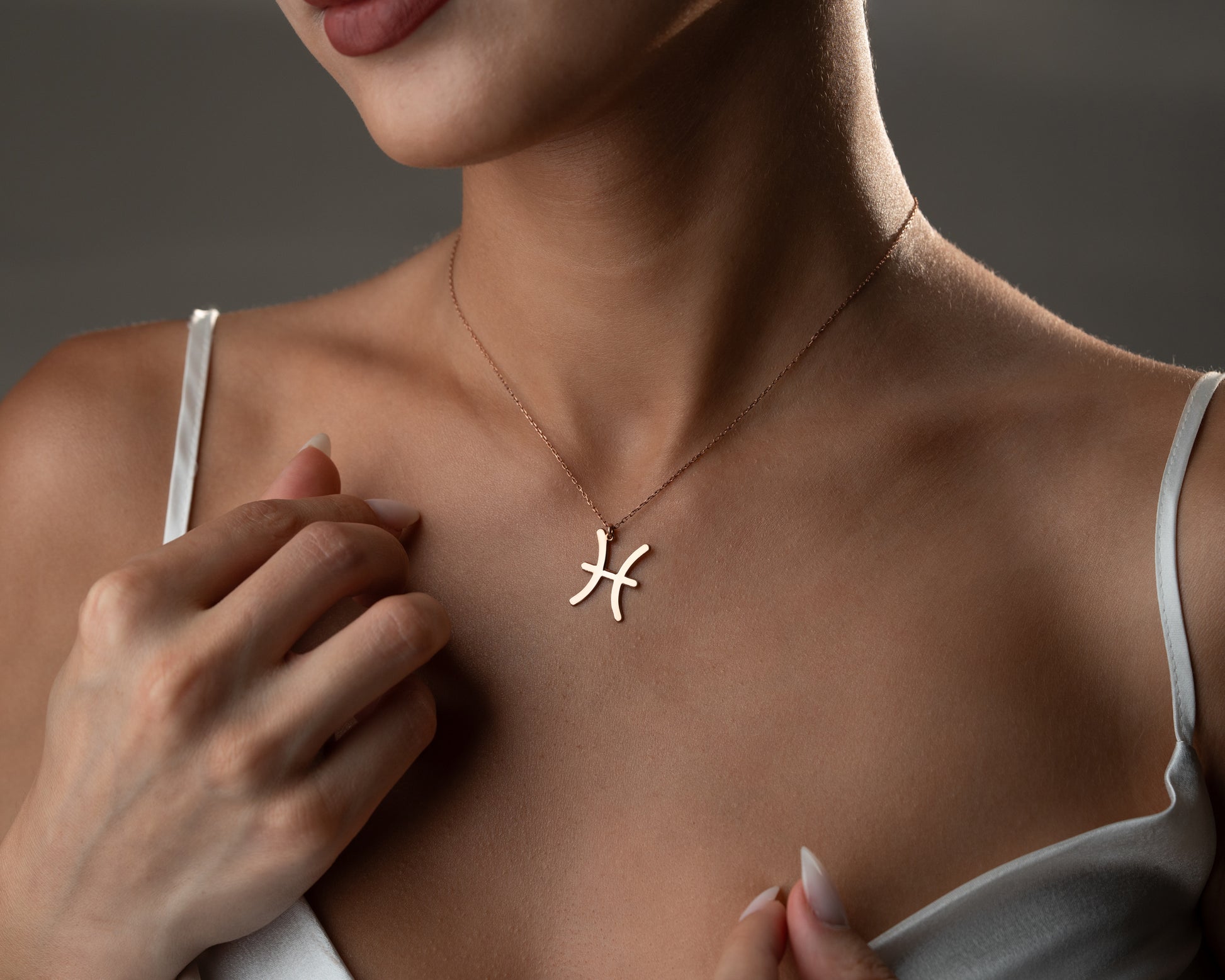Zodiac sign necklace detail 2