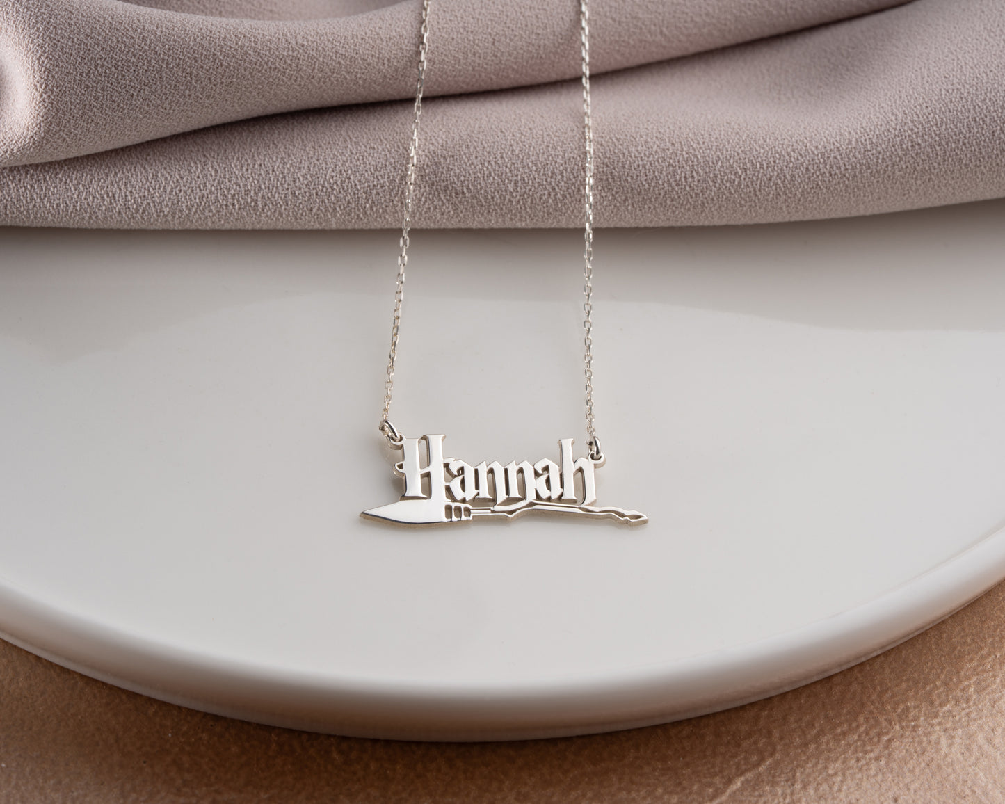 Personalized broom name necklace detail 12
