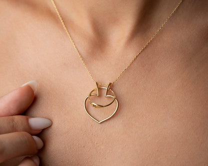 Nature motif ring holder necklace detail 12