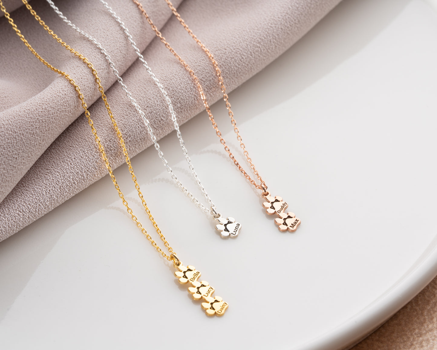 Personalized paw print name necklace detail 12