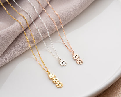 Personalized paw print name necklace detail 12