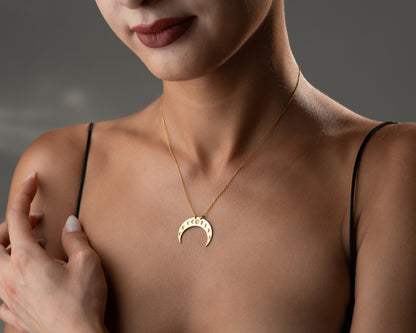 Minimal moon phase crescent necklace