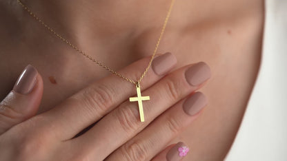 Minimal Christian Necklace with Cross Pendant