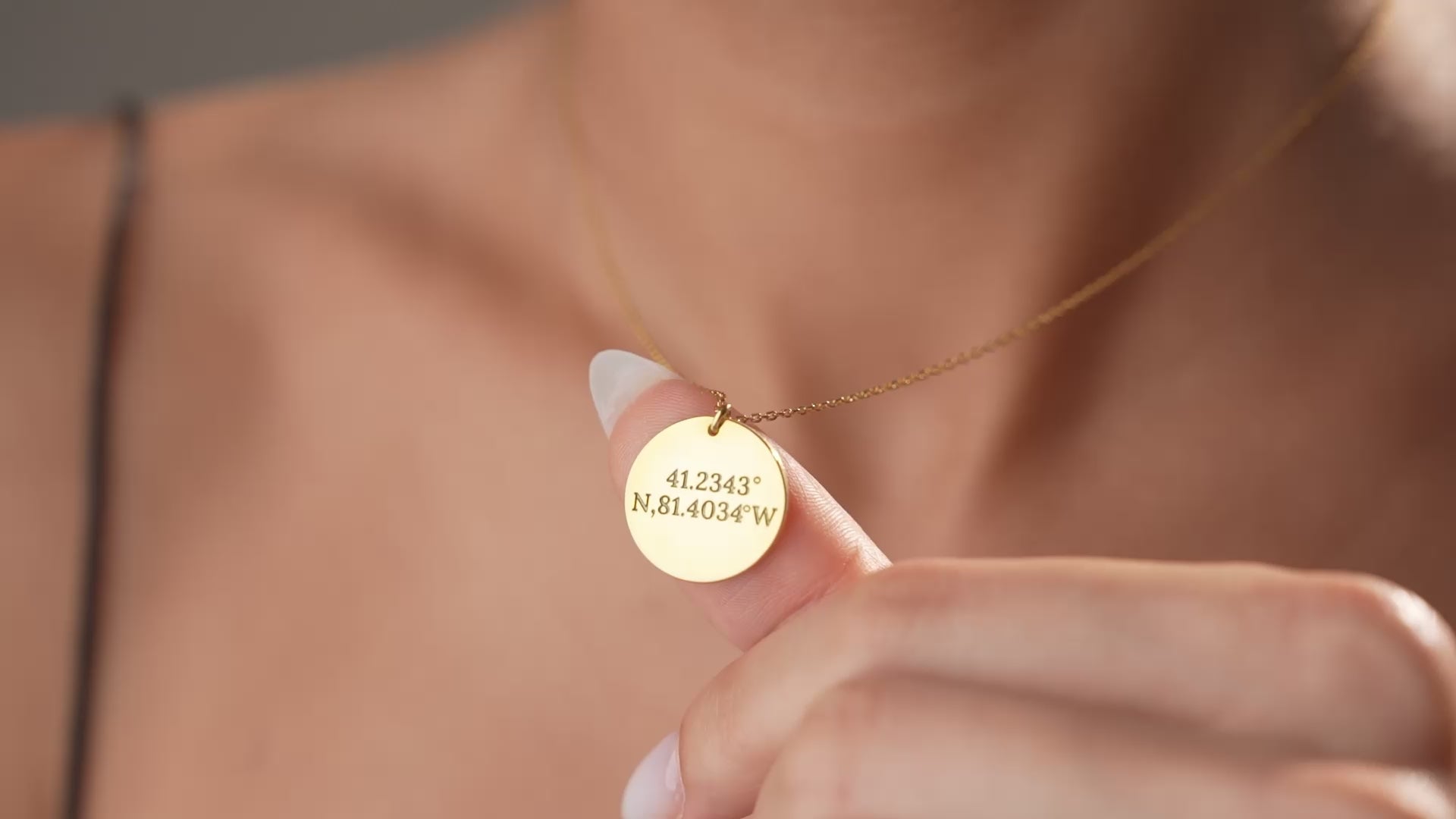 Personalized engraved disc necklace video