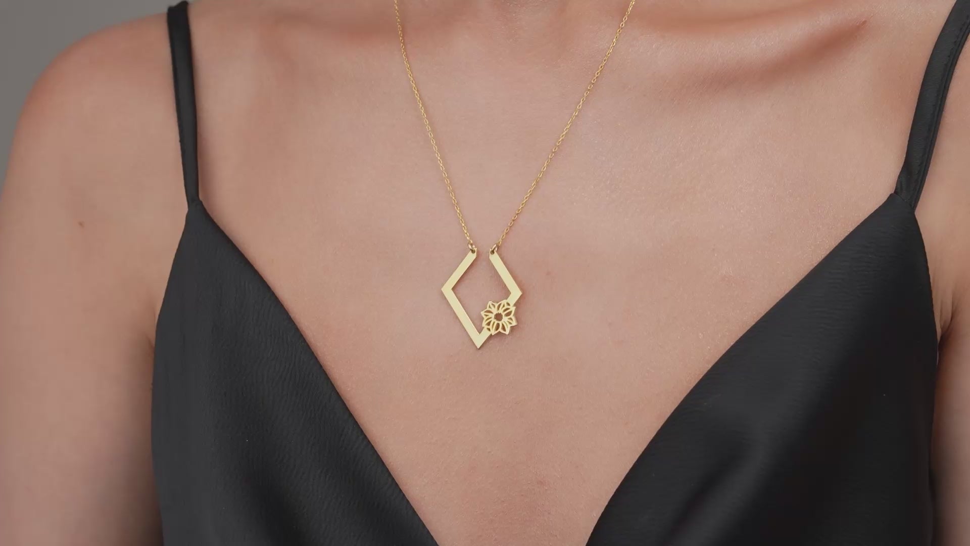 Floral ring holder necklace video