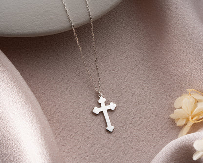 Silver trefoil cross necklace