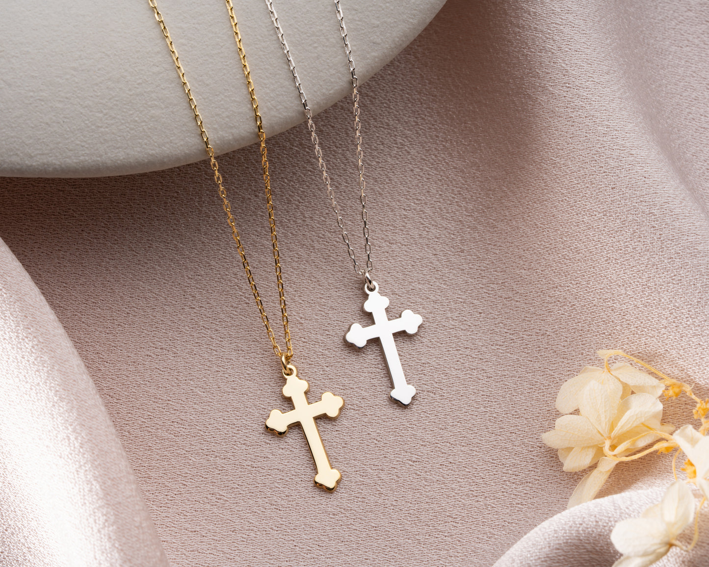 Gold trefoil cross necklace detail