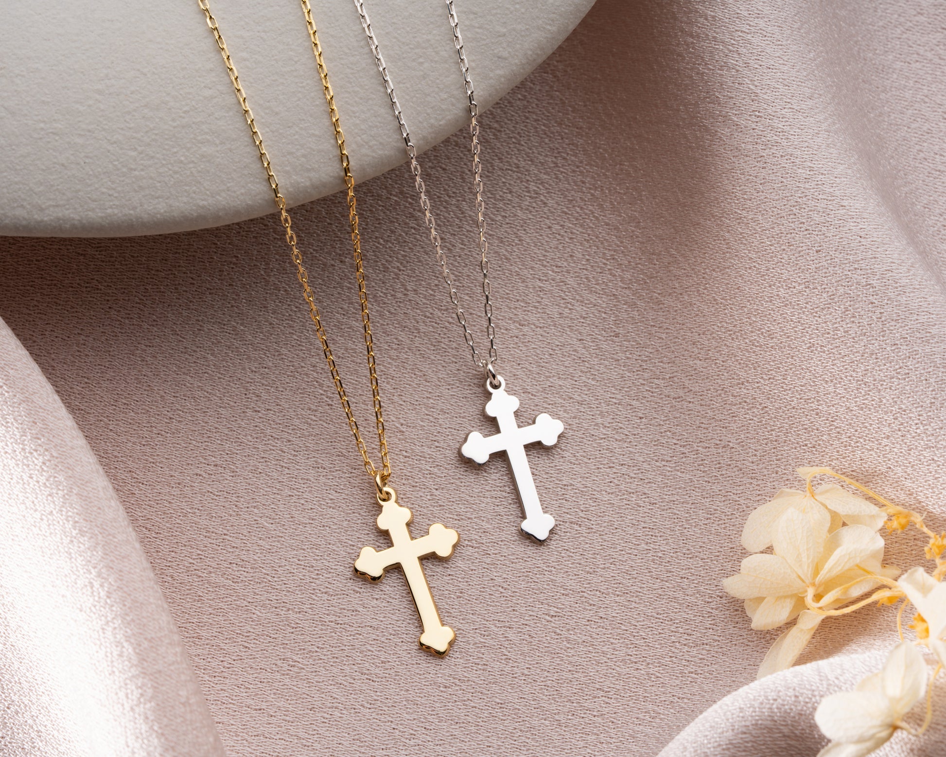 Gold trefoil cross necklace detail