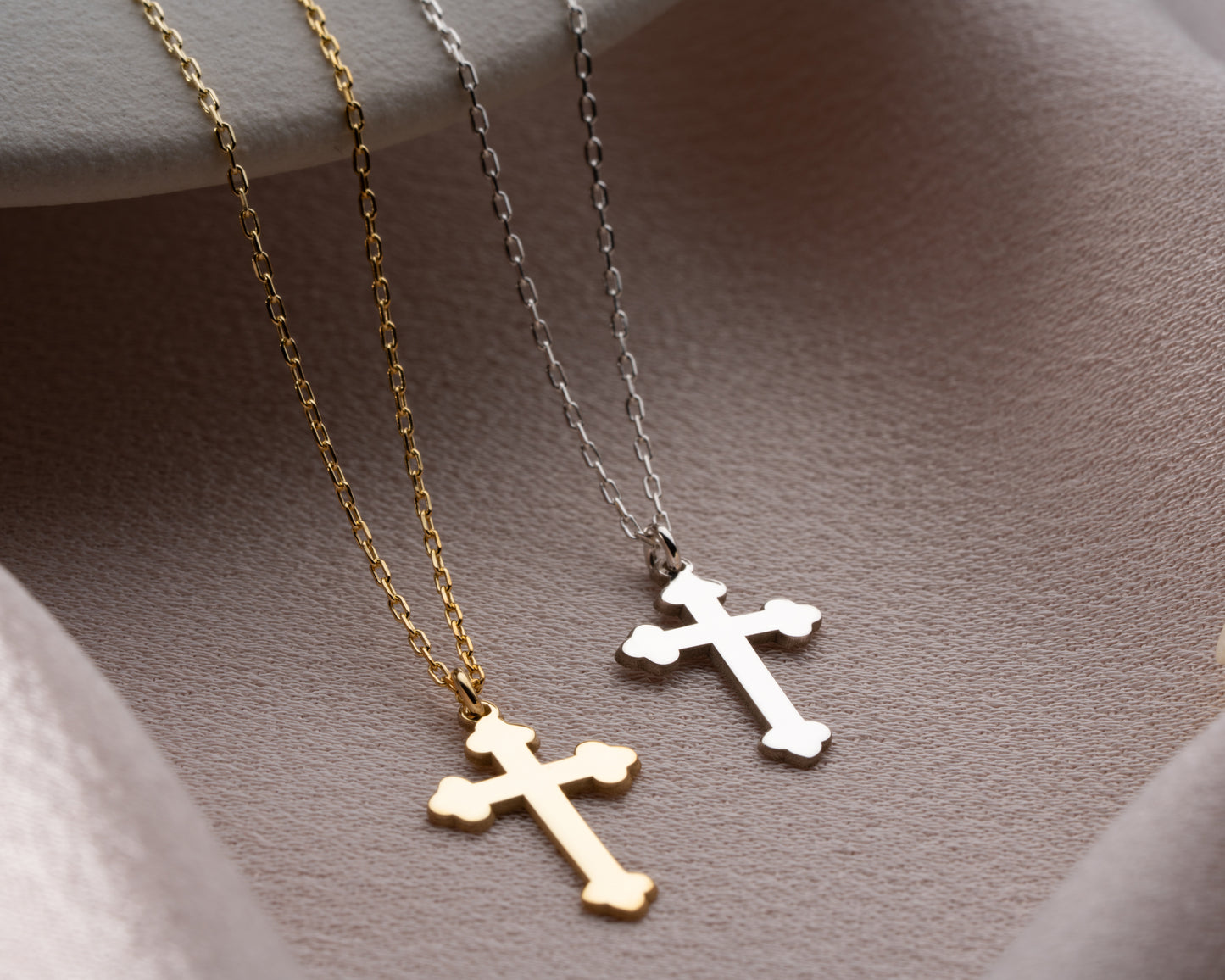 Silver trefoil cross necklace detail