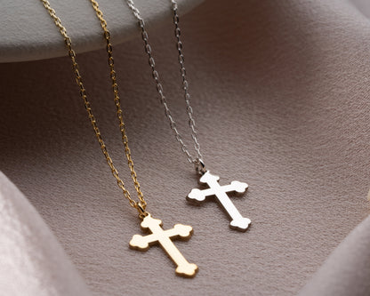 Silver trefoil cross necklace detail